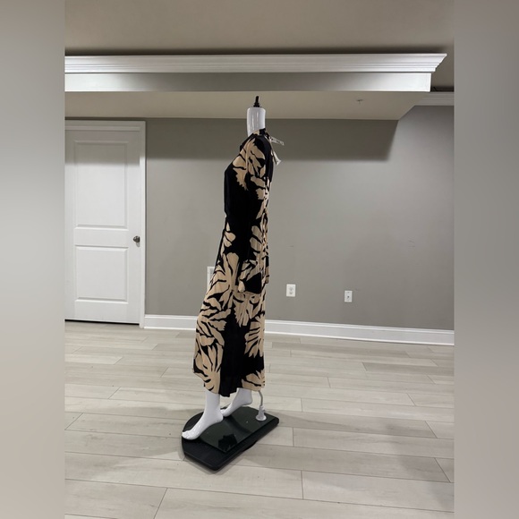 $1995 Johanna Ortiz
Dream Flowers Silk Midi-Dress size 8 - Picture 9 of 13